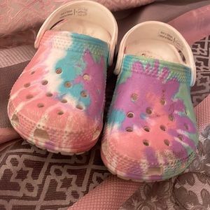 TODDLER CROCS